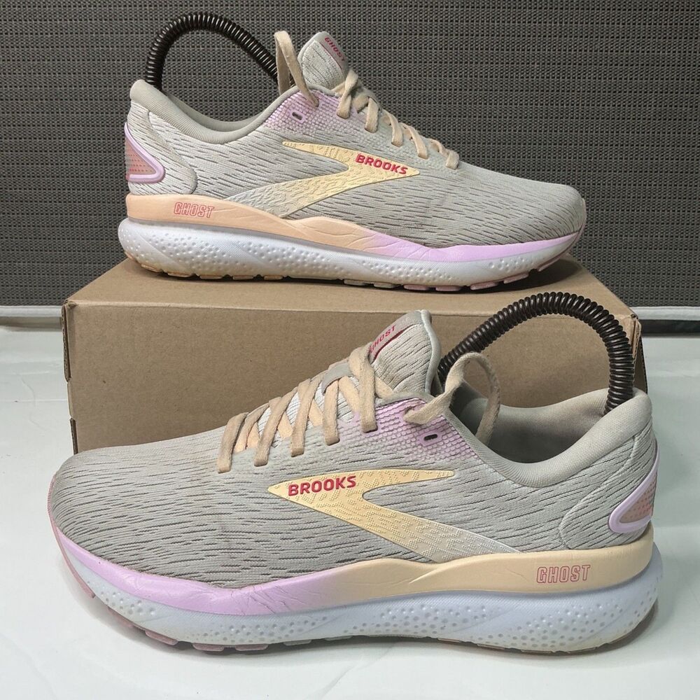 Brooks Ghost 15 Running Shoes Women's Size 7.5 Medium Beige Pink